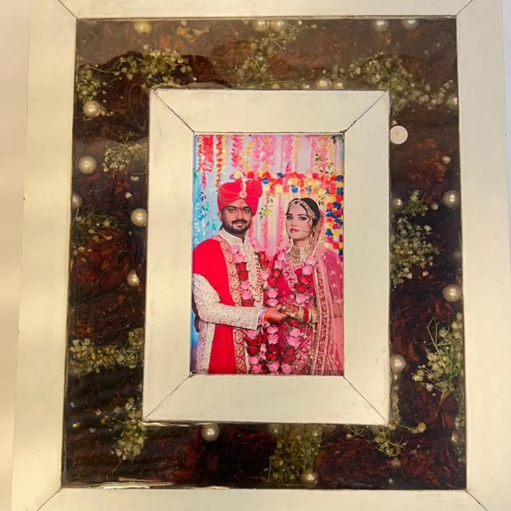 Couple Photo Preserved with Jaimala | Resin Keepsake