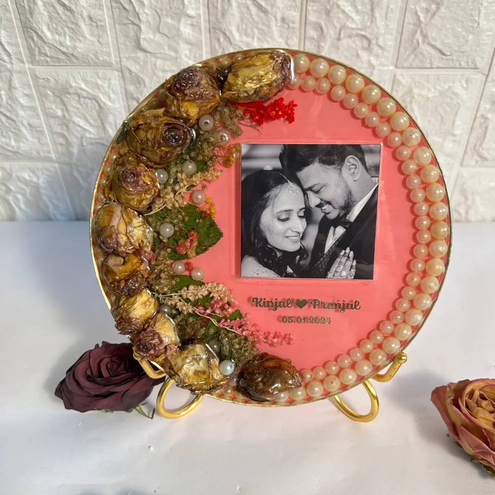 Resin Flower Preservation with Couple Photo (8 Inch)