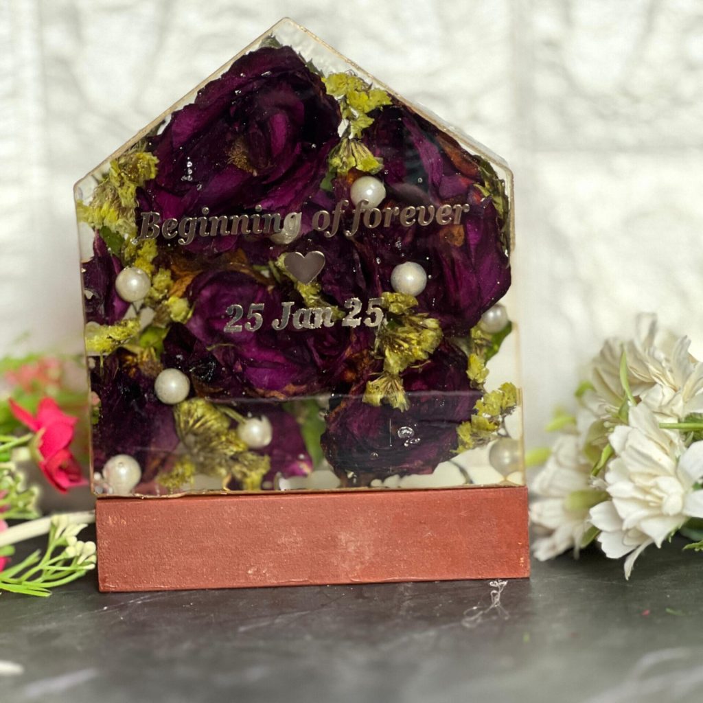 House Shaped Wedding Flower Preservation Resin Block