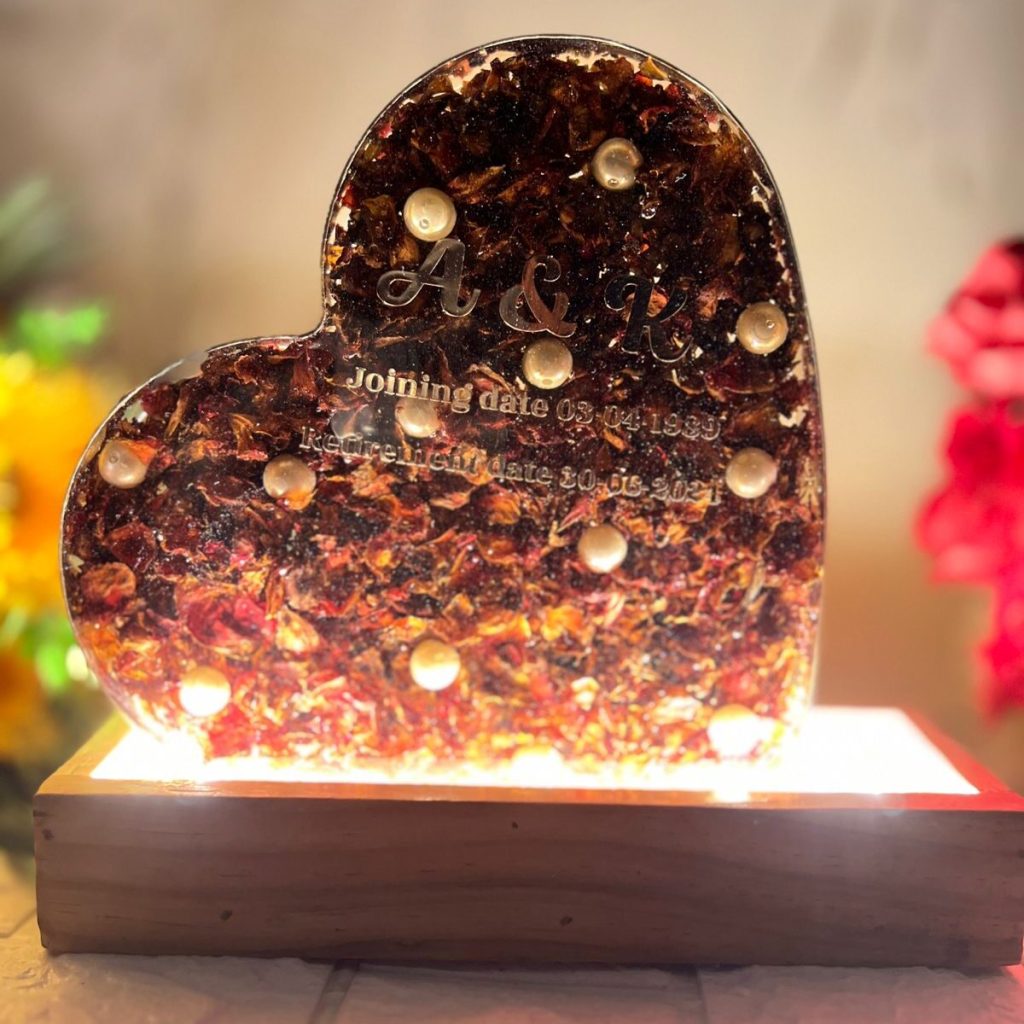 8-inch heart-shaped frame with red petals, LED stand & names