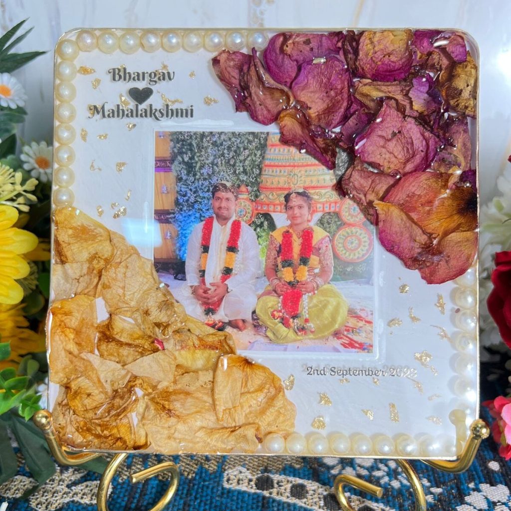 6-Inch Resin Flowers Preserved Photo Frame