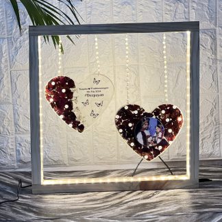 15-inch LED teak wood frame with 2 heart-shaped casting frames, preserved photo, custom details