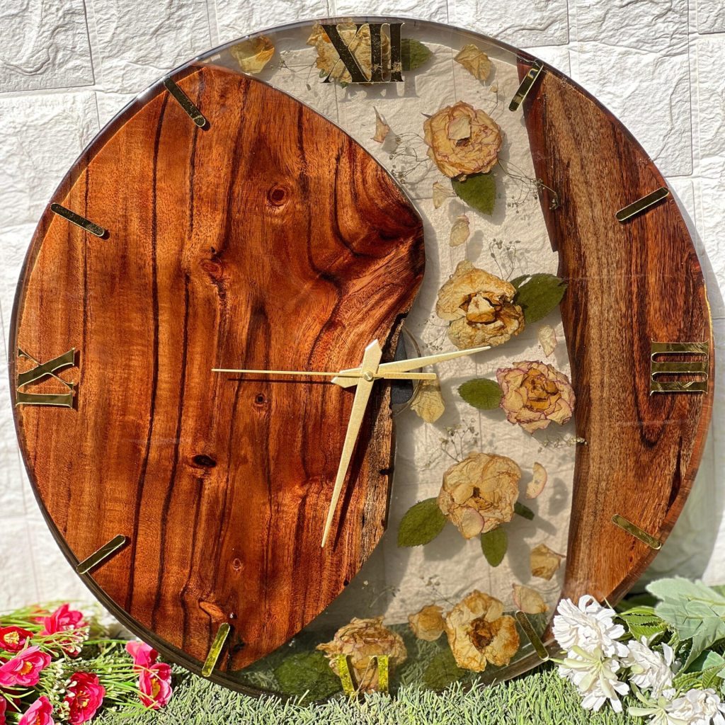 Wooden Resin Wall Clock with Real Wedding Flower Preservation – 18 Inch