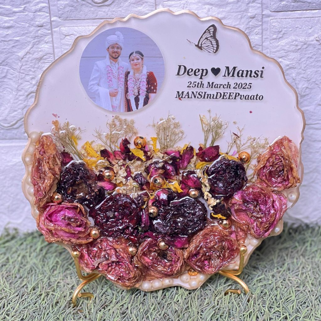 Scallop Style Wedding Varmala Preservation Resin Frame – 8 Inch