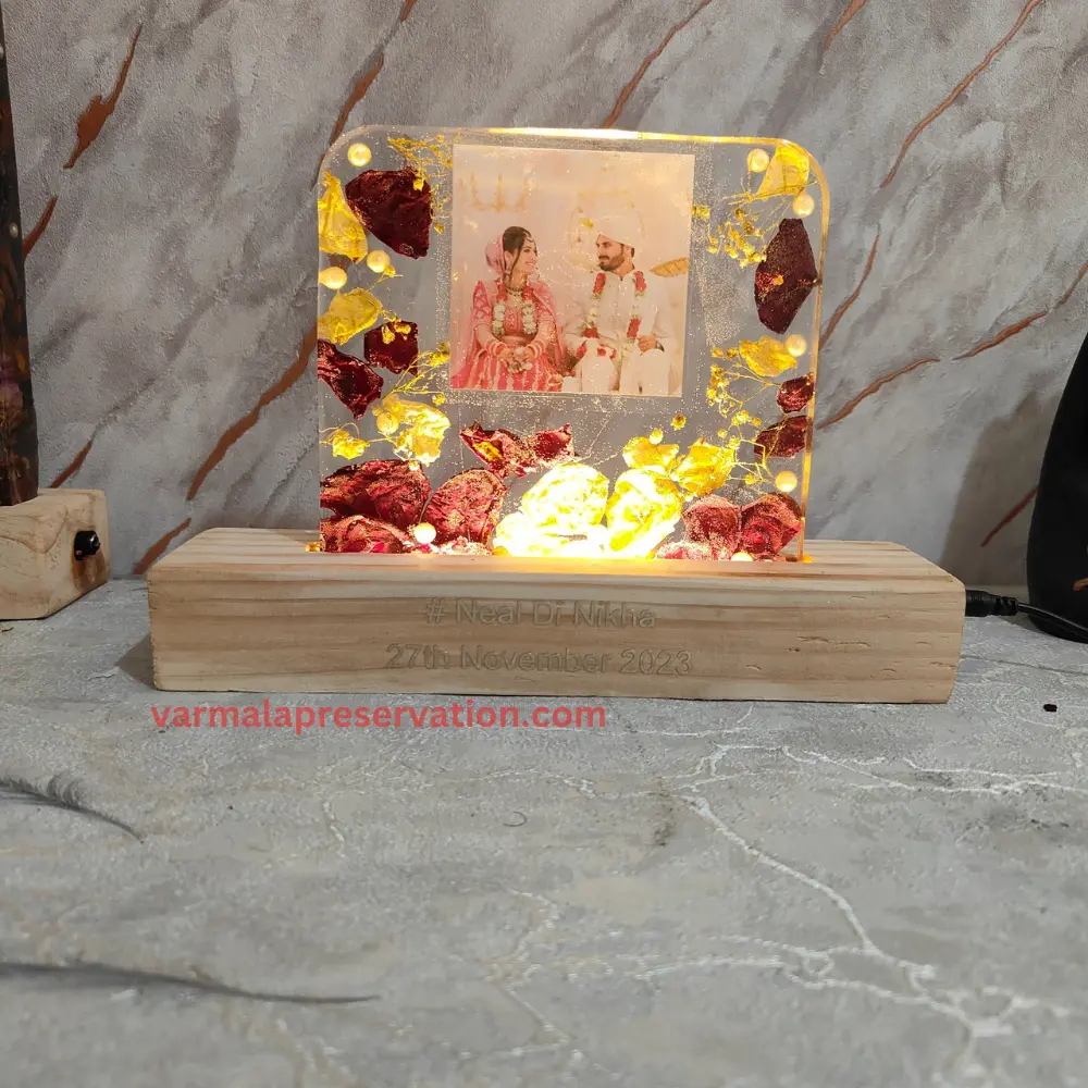 Resin LED Lamp with Varmala & Photo Preservation (6×6 Inch)