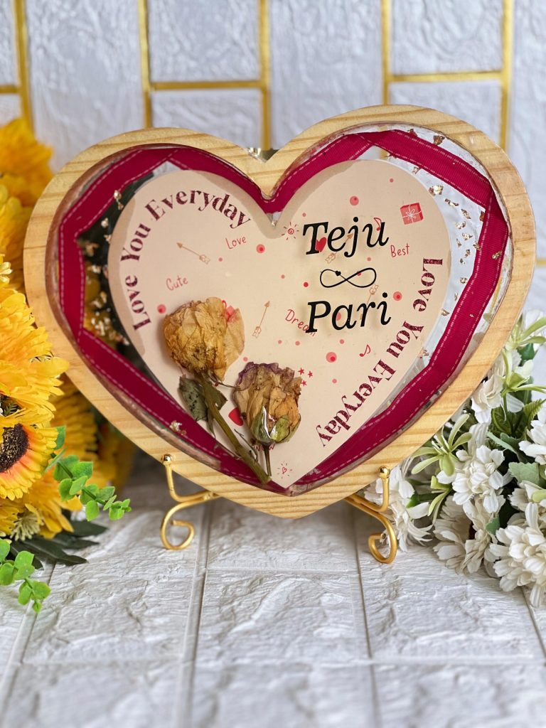 8 Inch Heart Resin Varmala Preservation Frame