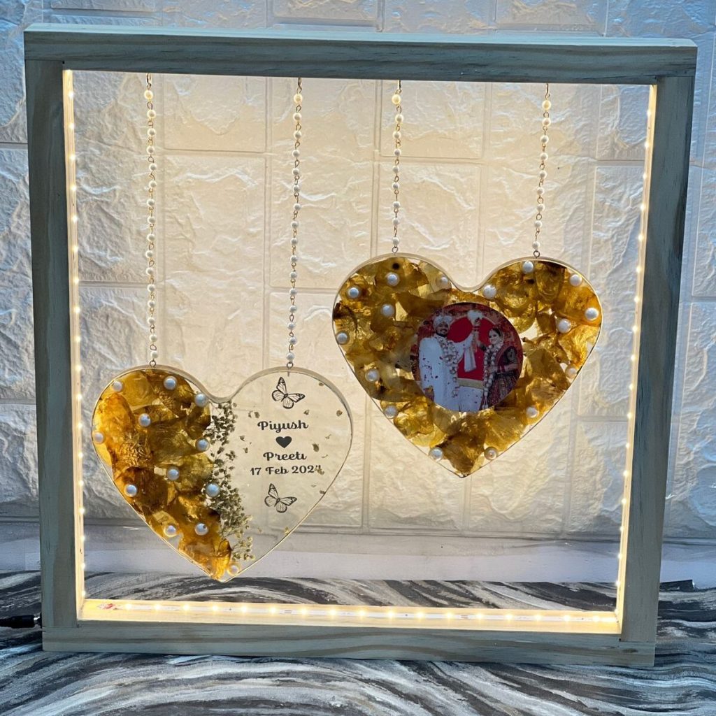 2 Hanging Resin Heart-Shaped Frame | Flower Preservation in Resin