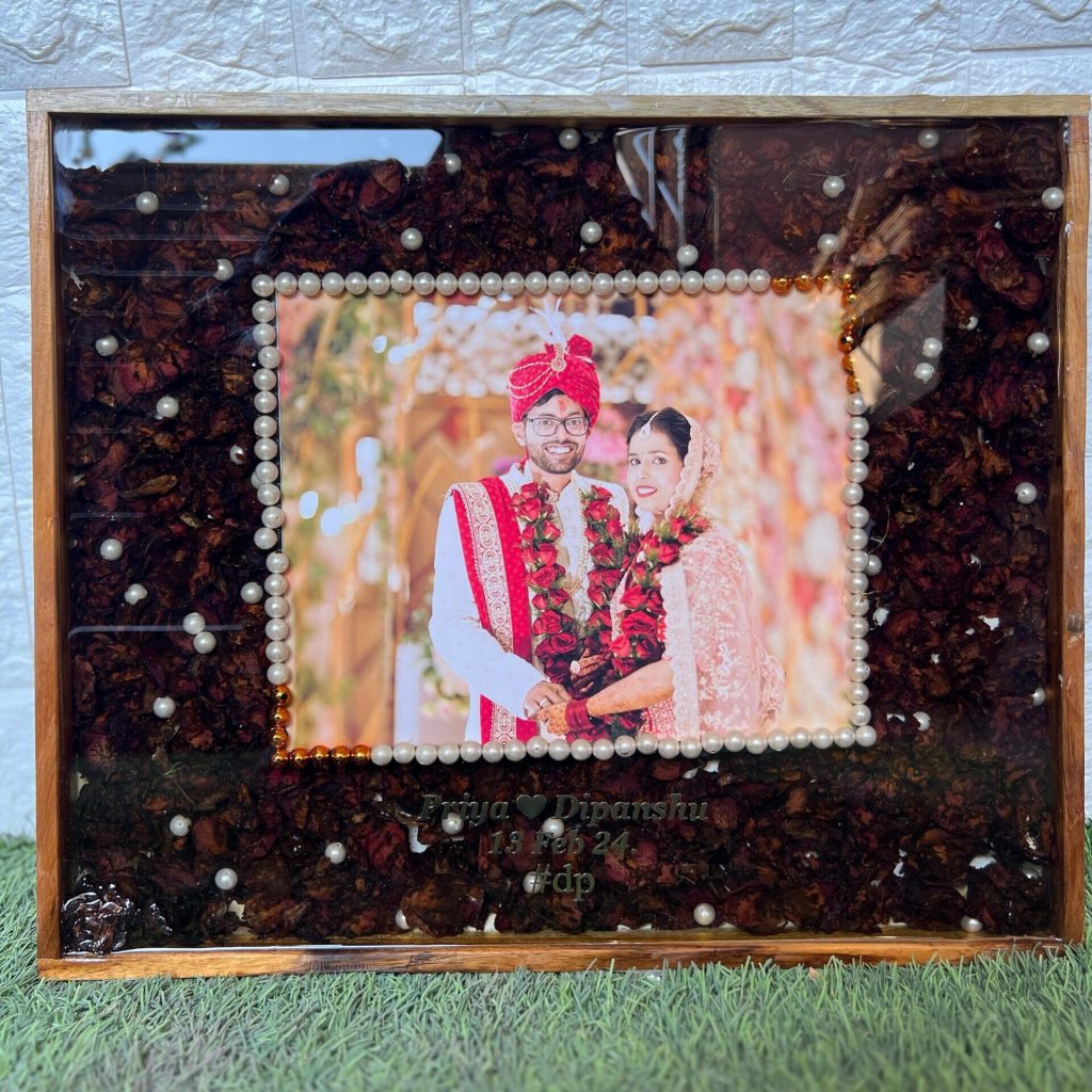 Wedding Photo Flower Preservation Resin Frame – 15×18 Inch