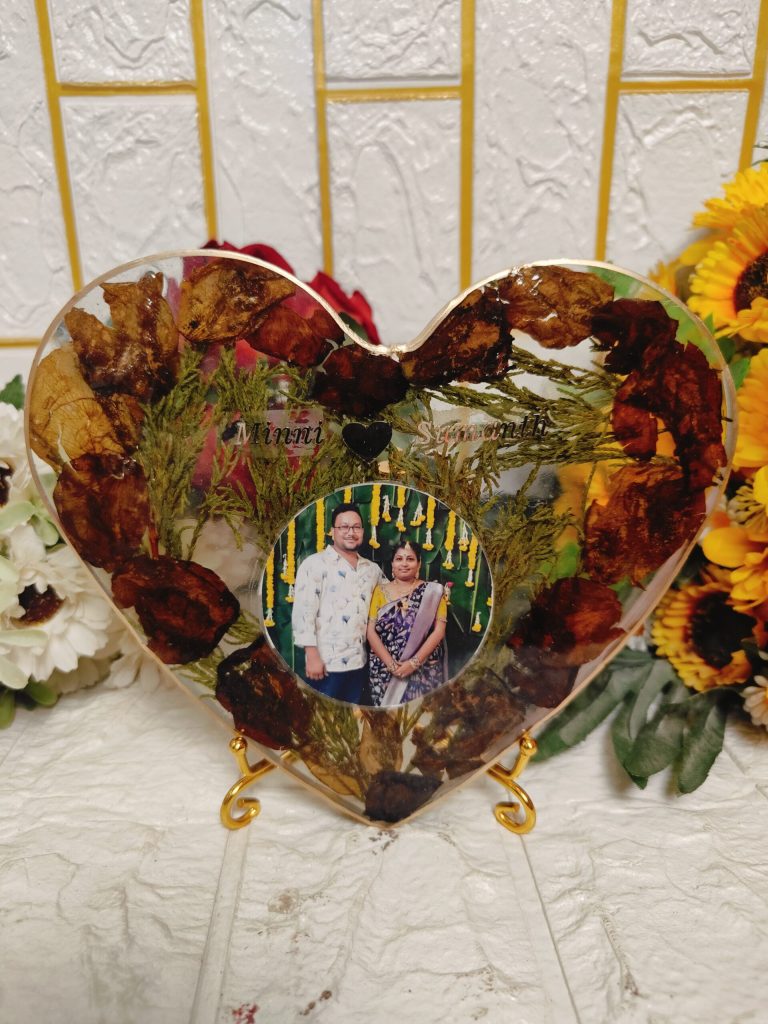 6 Inch Heart Shape Resin Frame