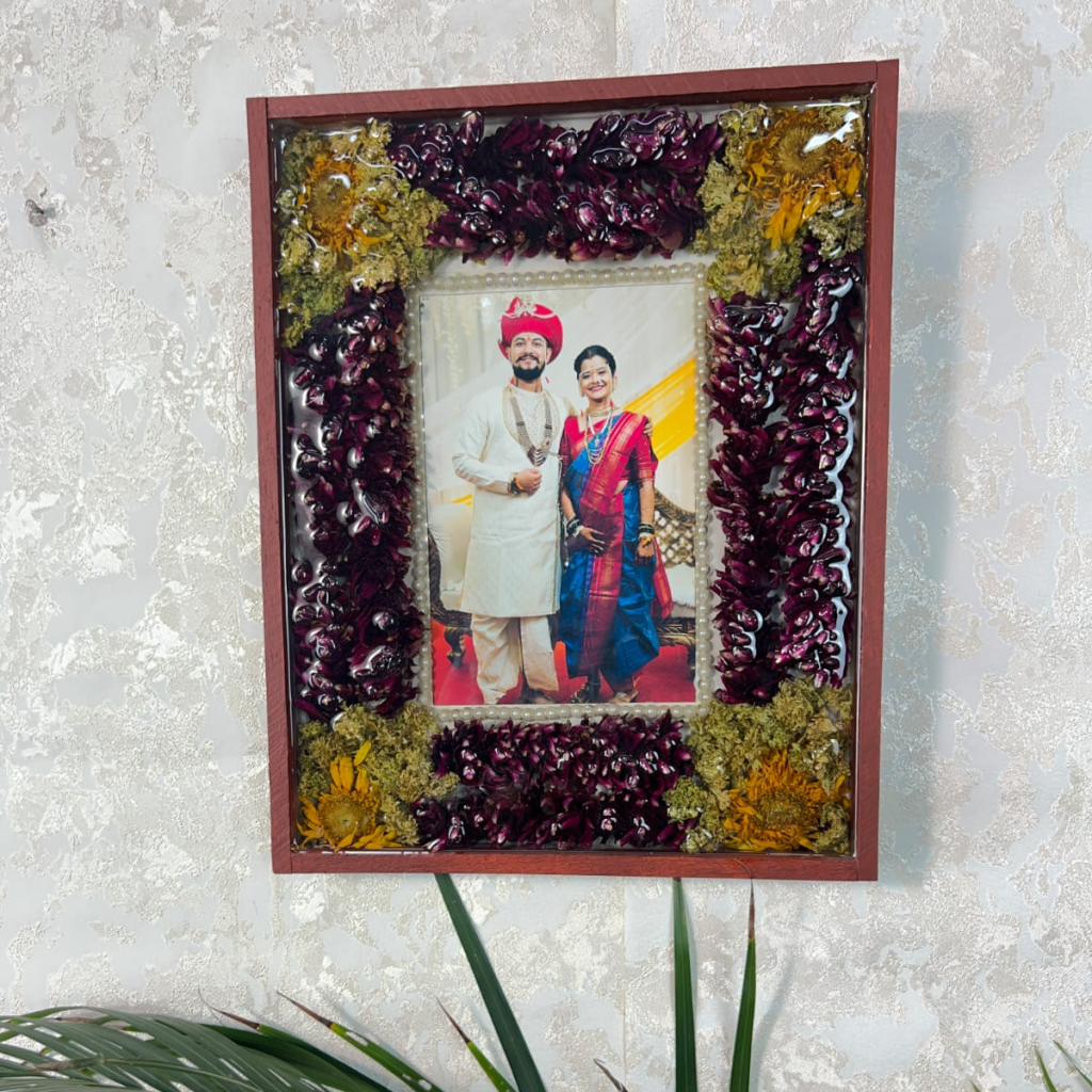 Rose Preservation with Sunflower in Rectangle Photo Frame (14×11 Inch)