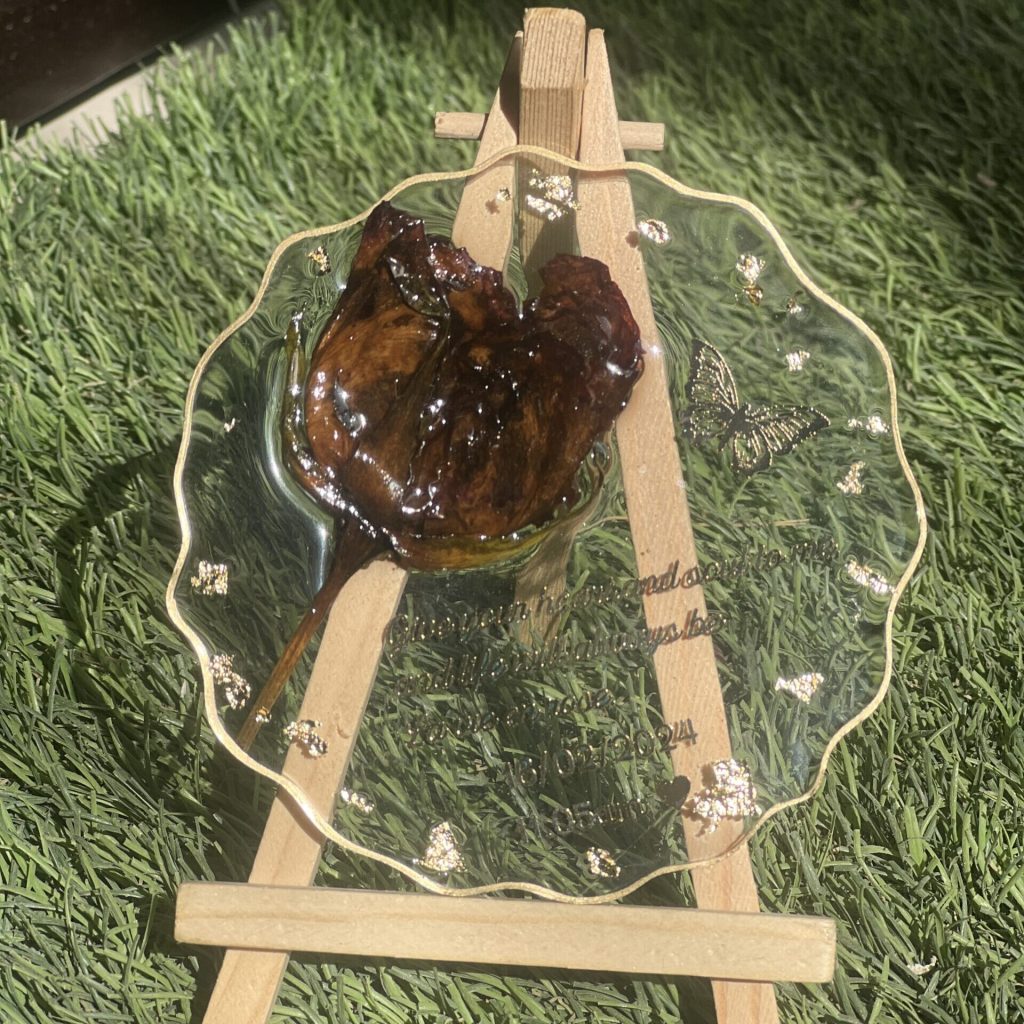 Single Rose Preservation in Resin (4- Inch)