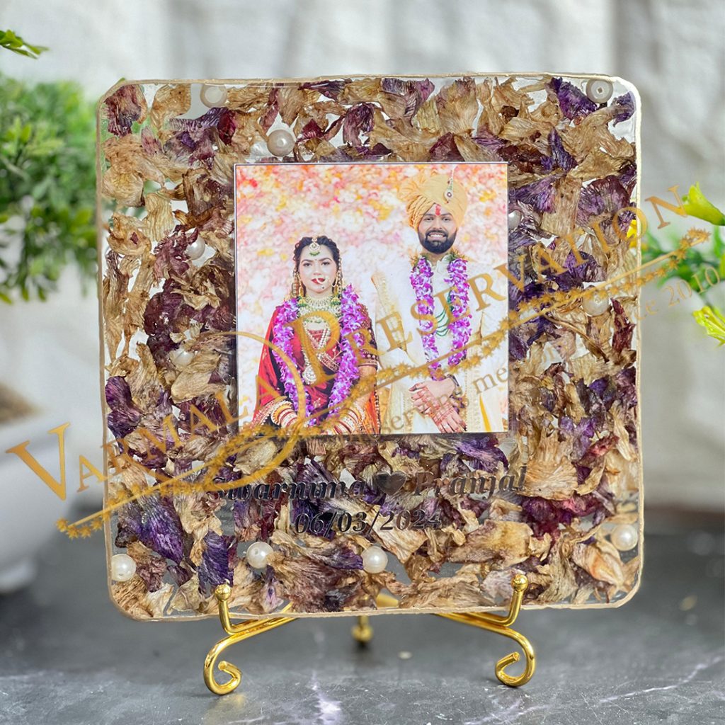 Small Varmala Resin Photo Frame with Flower Preservation – 6 Inch