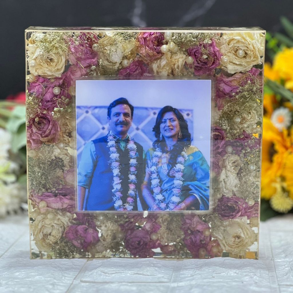 Resin Art Couple Photo Frame ( 8-Inch)