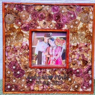 Square Wedding Photo Flower Preservation Resin Frame – 16×16 Inch