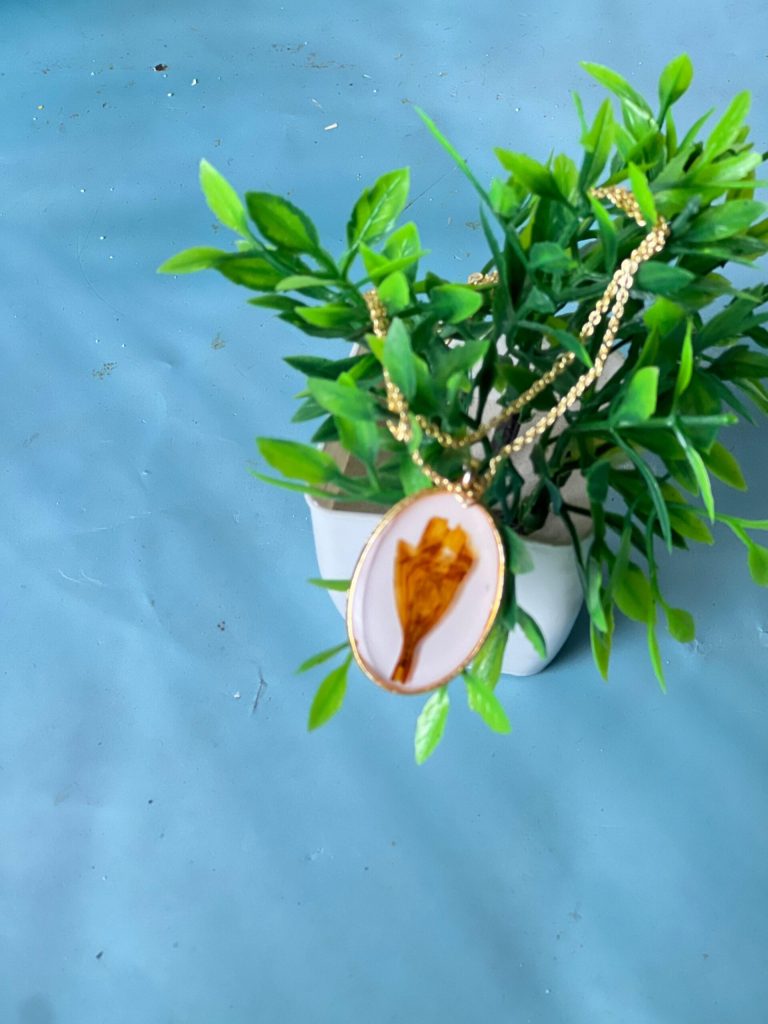 Resin Preserved Flowers in Pendant