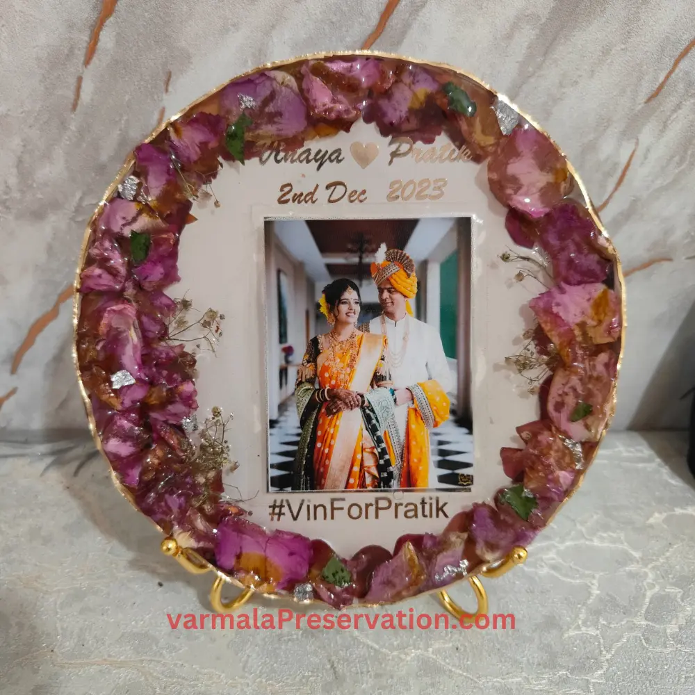 Wedding Garland Preservation | Round Resin Frame (10 Inch)