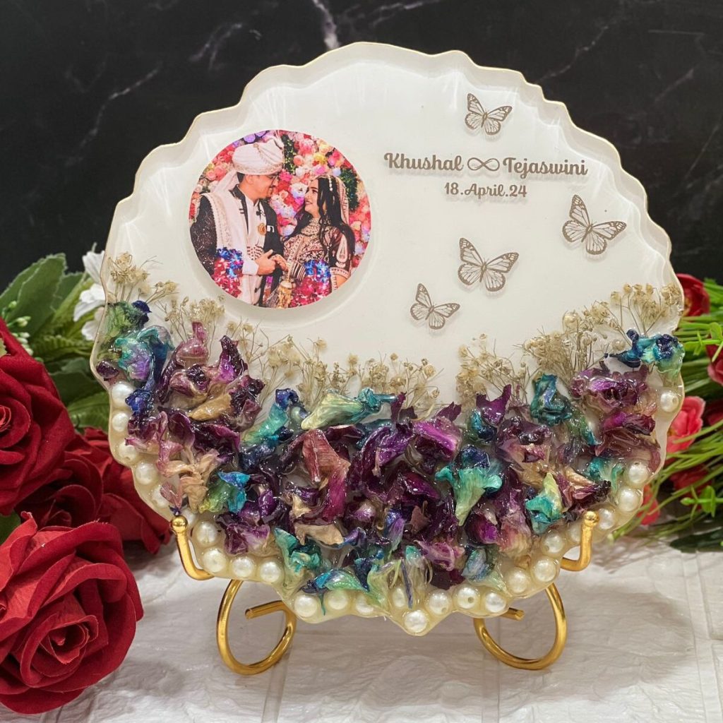 3D Resin Frame with Flower Preservation ( 8 inch)