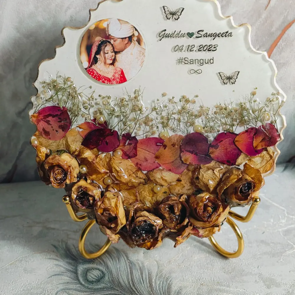 Wedding Varmala Flower Preservation in Curved Resin Frame (8 Inch)